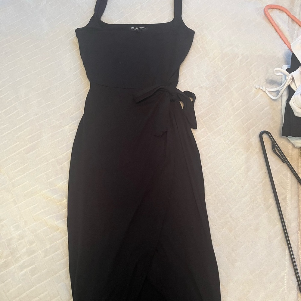 Elegant Black Sleeveless Dress